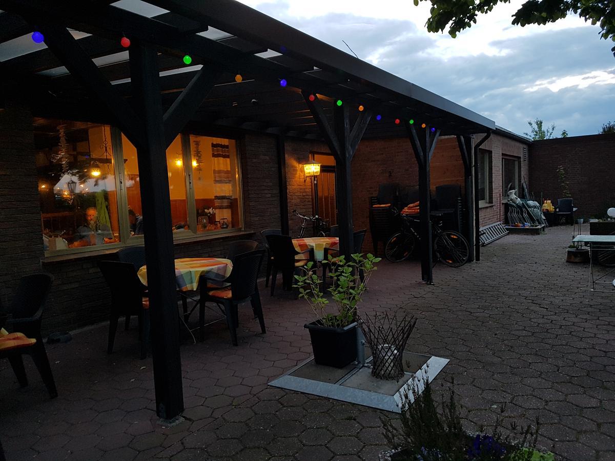 Landgasthof Schaenzer Voerde Buitenkant foto