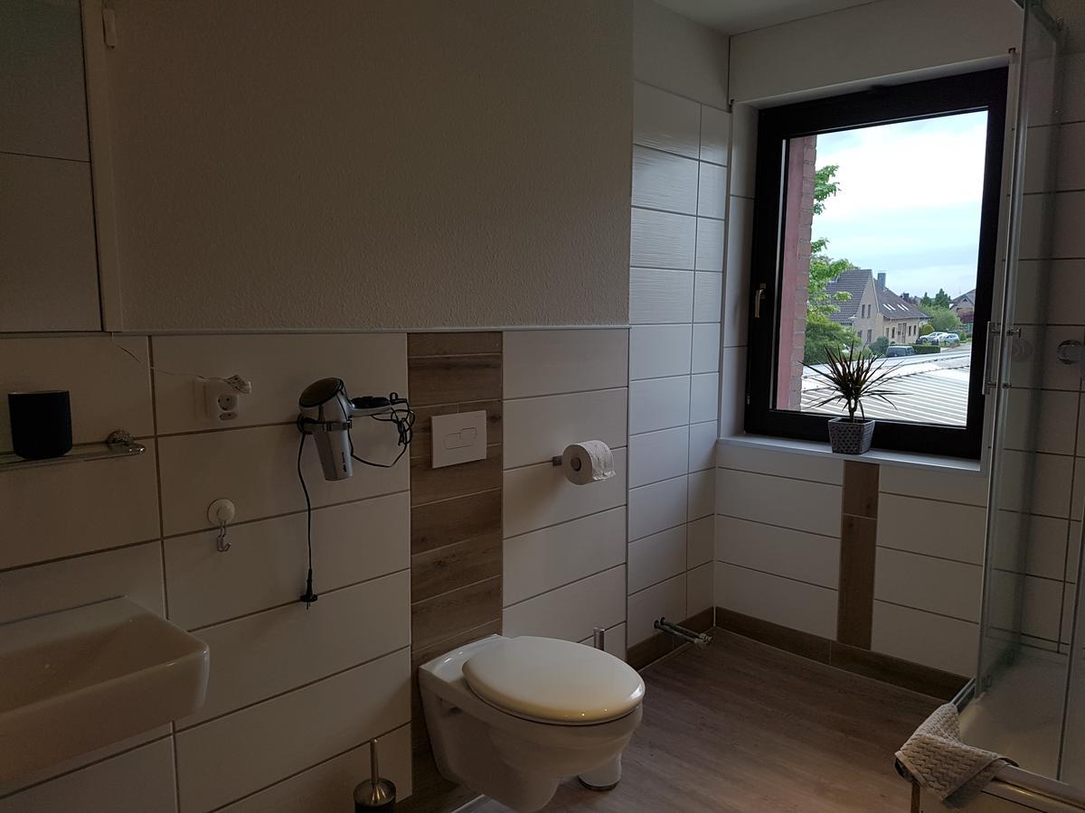 Landgasthof Schaenzer Voerde Buitenkant foto