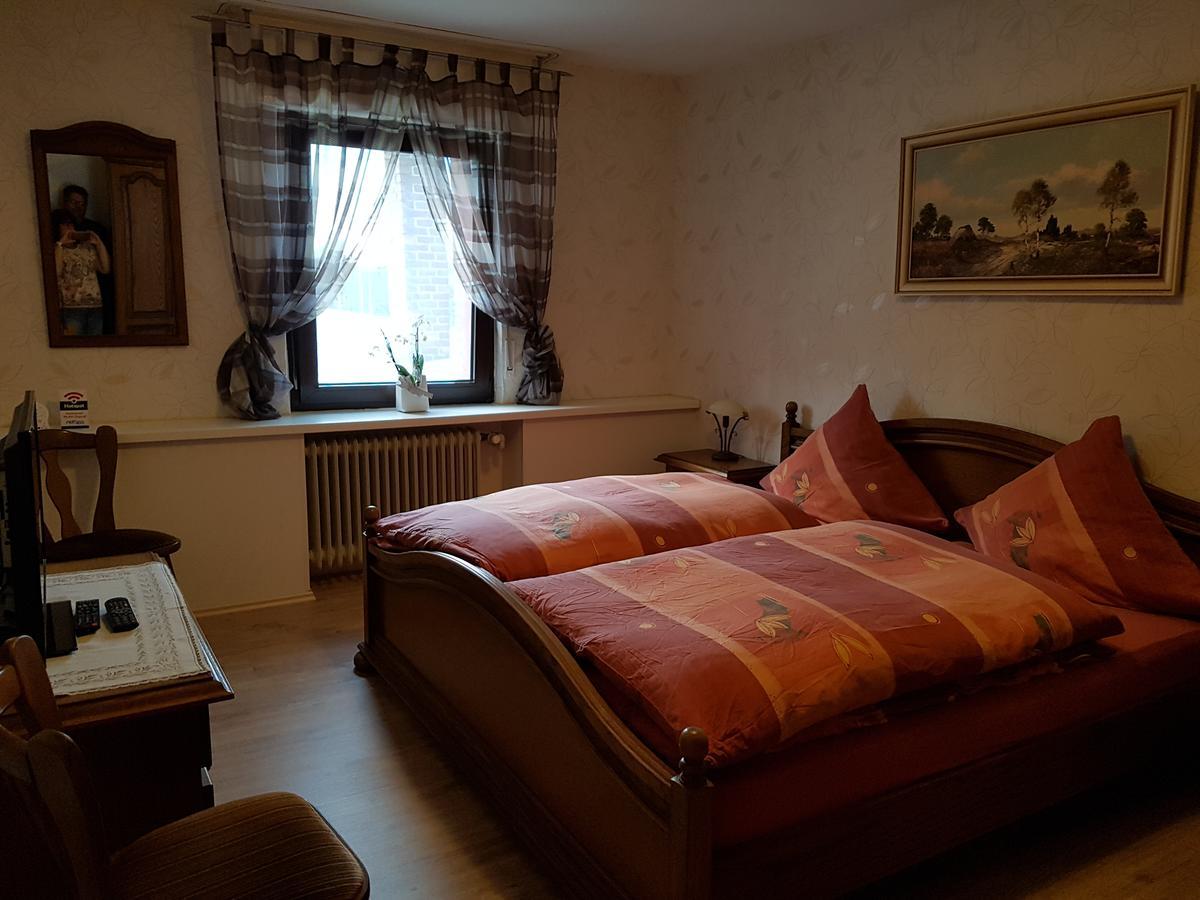 Landgasthof Schaenzer Voerde Buitenkant foto